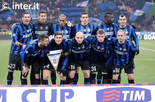 琼斯：奎因能看到很多中锋看不到的机会，让所有人参与进攻（琼斯：奎因能捕捉多数中锋难见的机会，激活全员进攻）