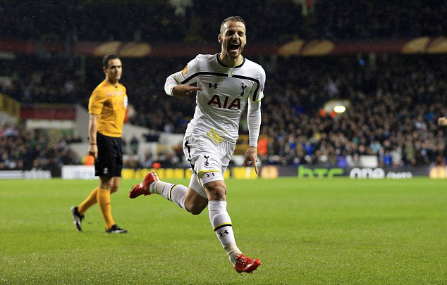 早报：千军万马过独木桥（晨报：万众争渡独木桥）