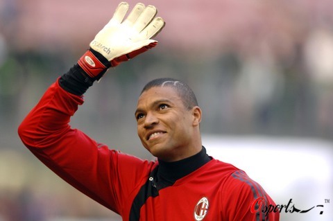 塞维利亚官方：因俱乐部上诉，主场部分看台关闭的处罚将暂停（塞维利亚官宣：俱乐部上诉获受理，主场部分看台关闭处罚暂缓执行）