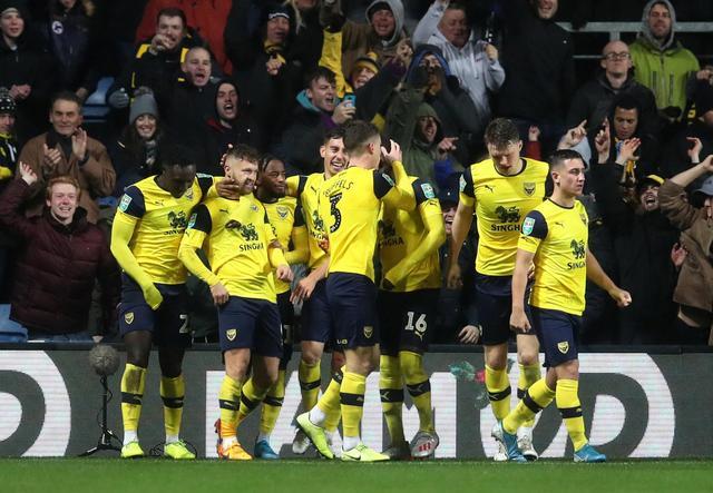 冲刺时刻！年终大战决赛实时赛况：姆巴佩领先C罗不到100票（最后冲刺！年终终极对决最新票数：姆巴佩领先C罗不足百票）