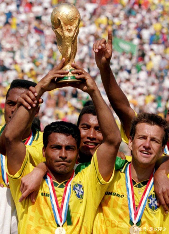 仅次于拉莫斯和魔笛，佩里西奇是欧冠打入点球第三年长的球员（佩里西奇成欧冠点球破门球员中年龄第三，仅次拉莫斯与魔笛）