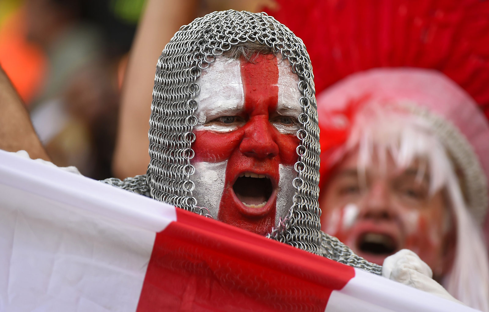 山东泰山今天下午在基地举行球迷开放日，一百多名球迷到场（山东泰山今日下午在基地举行球迷开放日，吸引百余名球迷到场）