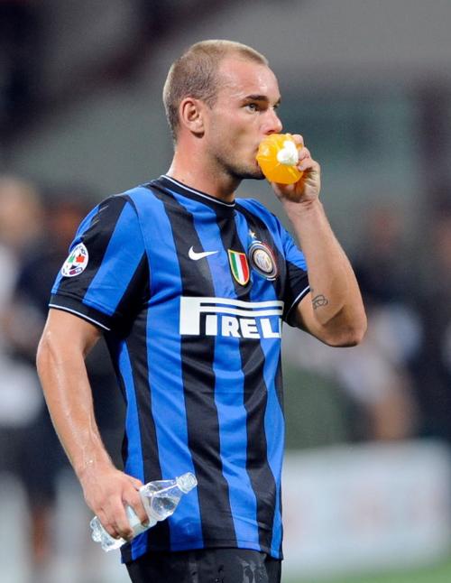 辽宁铁人祝贺重庆铜梁龙冲超：敢打敢拼，晋级中超实至名归（辽宁铁人致贺重庆铜梁龙升入中超：敢打硬仗，当之无愧）